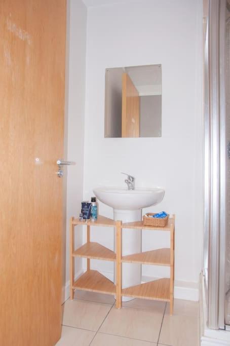 2 Bed 2 Bath Apartment With Canal View Δουβλίνο Εξωτερικό φωτογραφία