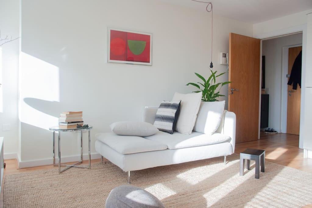 2 Bed 2 Bath Apartment With Canal View Δουβλίνο Εξωτερικό φωτογραφία