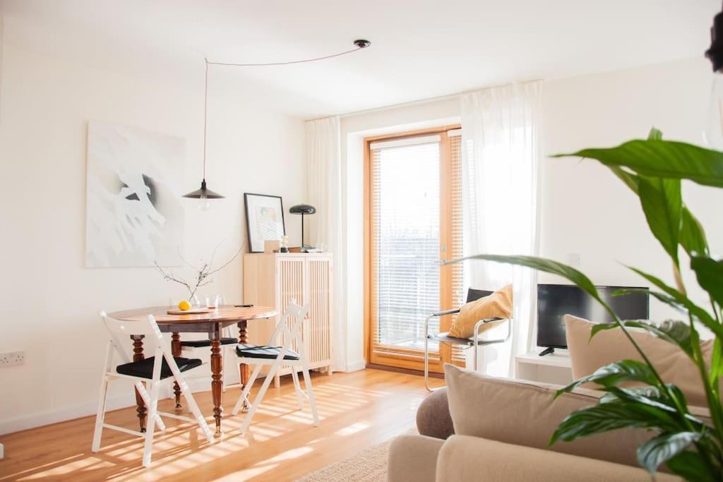 2 Bed 2 Bath Apartment With Canal View Δουβλίνο Εξωτερικό φωτογραφία