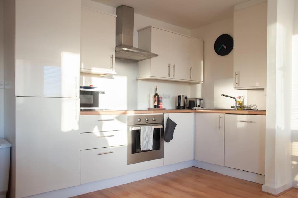 2 Bed 2 Bath Apartment With Canal View Δουβλίνο Εξωτερικό φωτογραφία